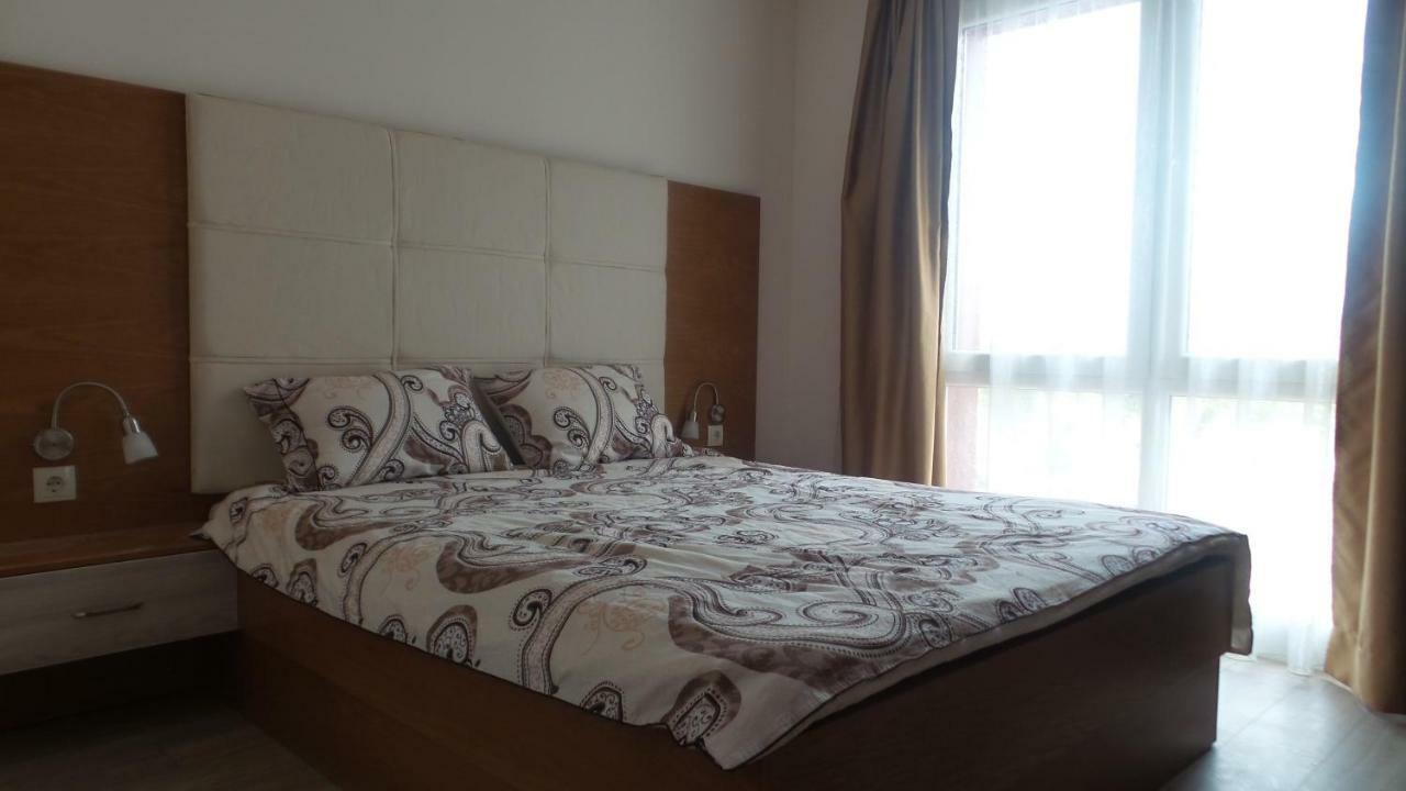 Astoria Apartment Велико Търново Екстериор снимка