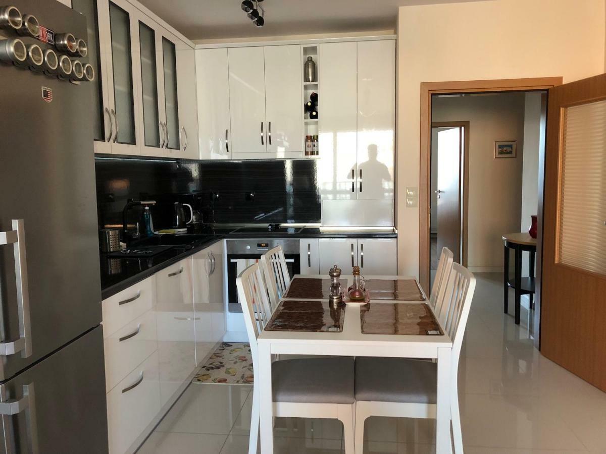 Astoria Apartment Велико Търново Екстериор снимка