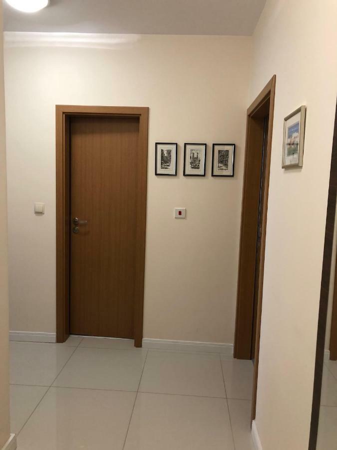 Astoria Apartment Велико Търново Екстериор снимка