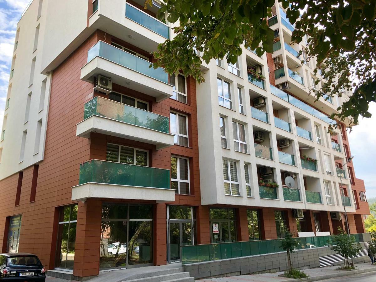 Astoria Apartment Велико Търново Екстериор снимка